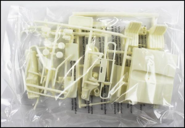 1/25 1984 GMC Pickup (White) Kamyonet Maketi, MPC 0847 - Görsel 7