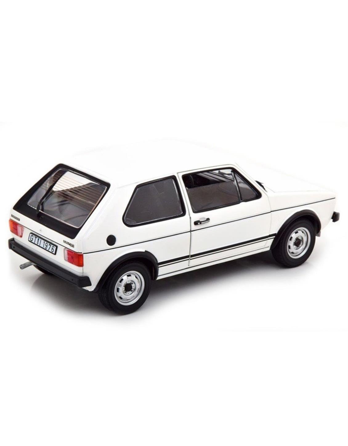 1/18 1976 Volkwagen Golf GTI Beyaz Diecast Araba, Norev 188484 - Görsel 3