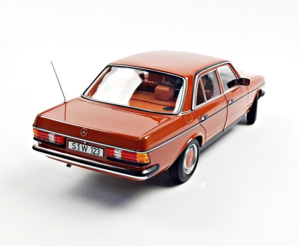 1/18 Mercedes Benz 200 (W123) 1980-1985 English Red Diecast Araba, Norev B66040653 - Görsel 3