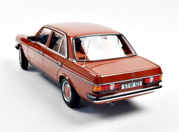 1/18 Mercedes Benz 200 (W123) 1980-1985 English Red Diecast Araba, Norev B66040653 - Görsel 4