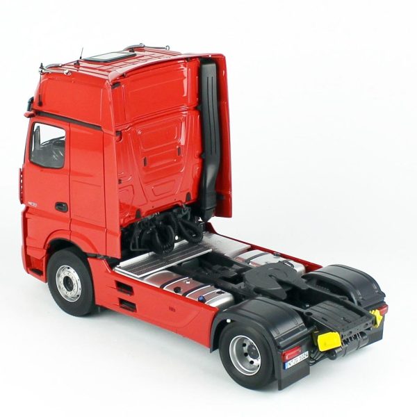 1/18 Mercedes-Benz ACTROS Giga (Mirrocam) Ateş Kırmızısı Diecast Çekici, NZG LM10240010 - Görsel 3