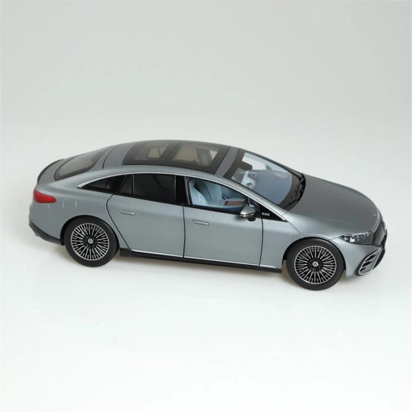1/18 Mercedes-Benz EQS Selenit Gri Diecast Araba, NZG PM10200052 - Görsel 2