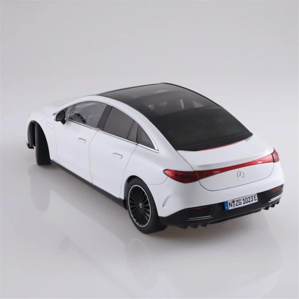 1/18 Mercedes-Benz EQE Opalit Beyaz Diecast Araba, NZG PM10230041 - Görsel 3