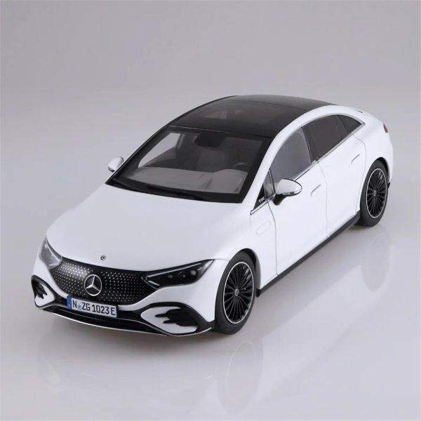 1/18 Mercedes-Benz EQE Opalit Beyaz Diecast Araba, NZG PM10230041 - Görsel 4
