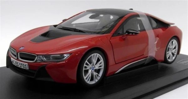 1/18 BMW i8 Protonic Red Diecast Araba, Paragon 97085