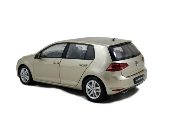 1/18 Volkswagen Golf A7 Gümüş Diecast Araba, Paudi Model 2280S - Görsel 2