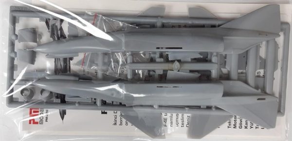 1/18 F-4 Phantom II ( Kara Şahin ) Avcı-Bombardıman Uçağı Maketi, PM Model0226 - Görsel 2
