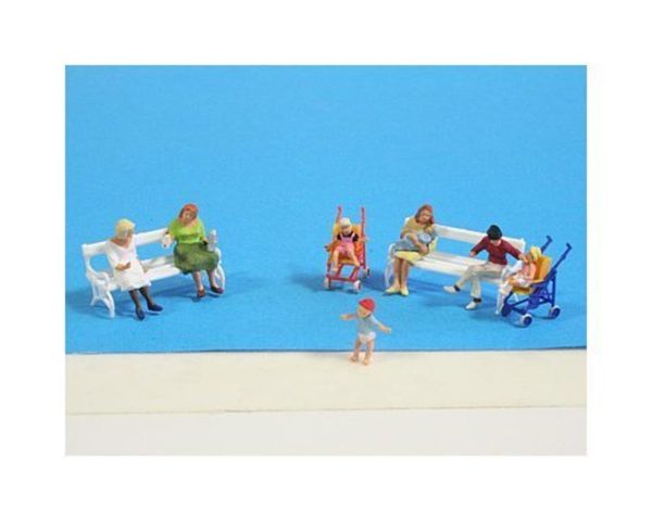 1/87 Oturan Anne ve Bebek Figürleri 12 Adet, Preiser 10522