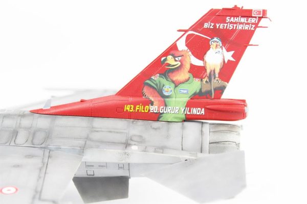 1/48 F-16 C Block 50 (Öncel Son Filonun 20. Yılı Anısına) Hazır Uçak Maketi - Görsel 7