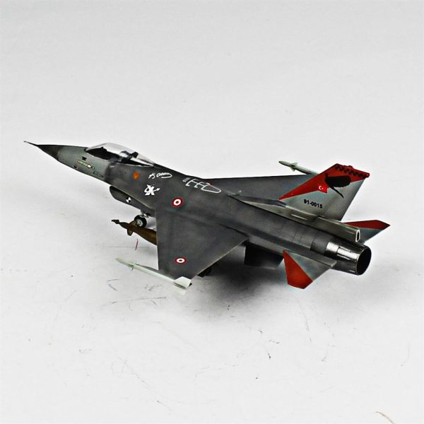 1/72 F-16C B40 Fighting Falcon Hazır Uçak Maketi - Görsel 2