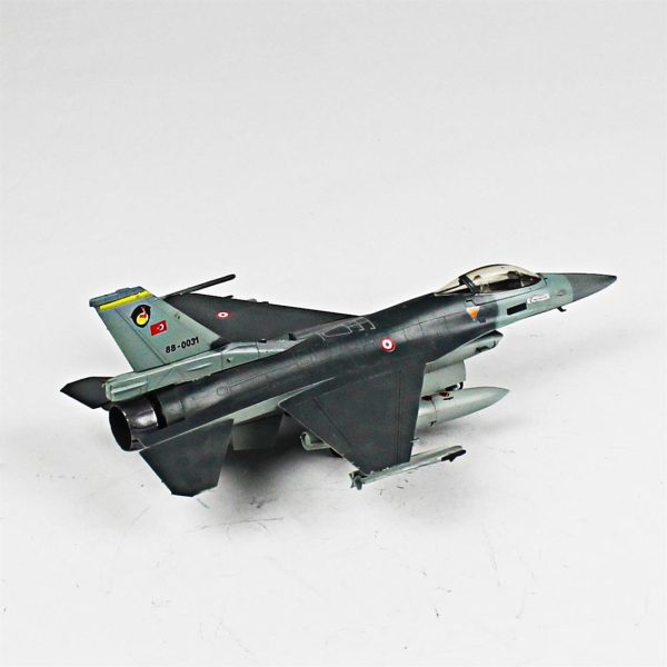 1/72 F-16C B40 Fighting Falcon Hazır Uçak Maketi - Görsel 4