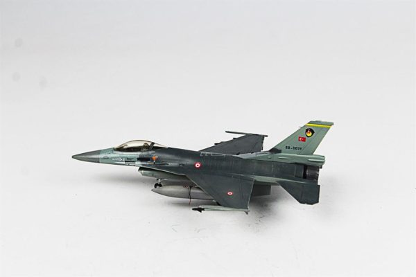 1/72 F-16C B40 Fighting Falcon Hazır Uçak Maketi - Görsel 6