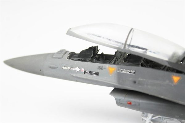 1/72 F-16D Fighting Falcon Hazır Uçak Maketi - Görsel 6