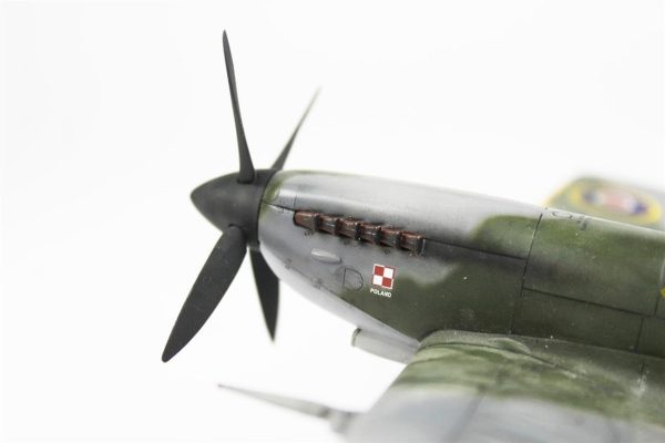1/48 Spitfire Mk.XIII Hazır Uçak Maketi - Görsel 7