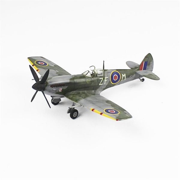 1/48 Spitfire Mk.XIII Hazır Uçak Maketi - Görsel 2