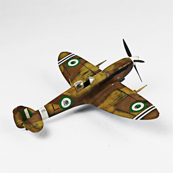 1/48 Spitfire Mk.V Hazır Uçak Maketi - Görsel 4