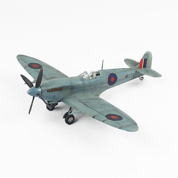 1/48 Spitfire Hazır Uçak Maketi - Görsel 2
