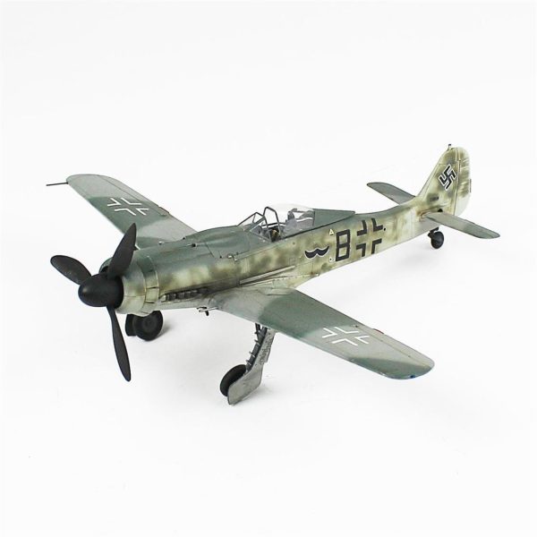 1/48 Focke-Wulf 190 D Hazır Uçak Maketi - Görsel 2
