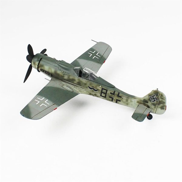 1/48 Focke-Wulf 190 D Hazır Uçak Maketi - Görsel 3