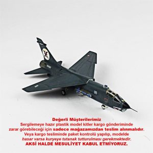 1/72 F-8E Crusader Hazır Uçak Maketi
