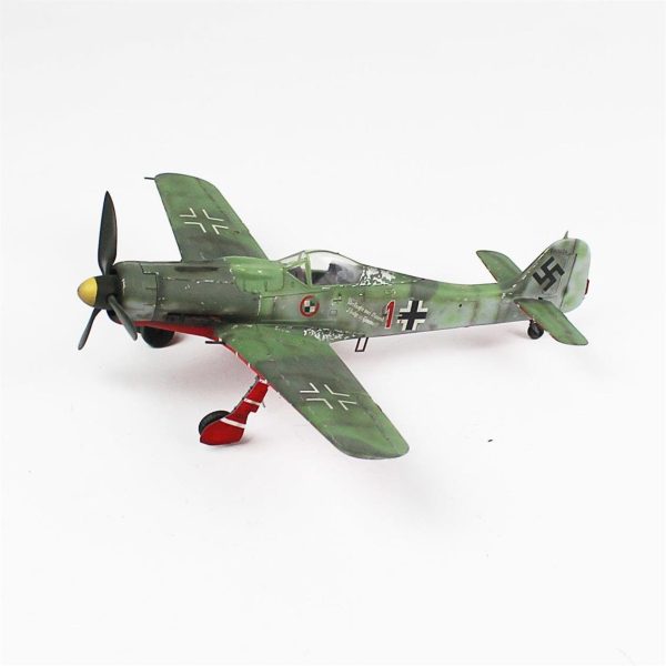 1/48 Focke-Wulf 190 D Hazır Uçak Maketi - Görsel 2