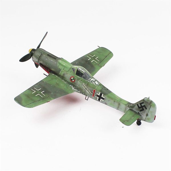 1/48 Focke-Wulf 190 D Hazır Uçak Maketi - Görsel 3