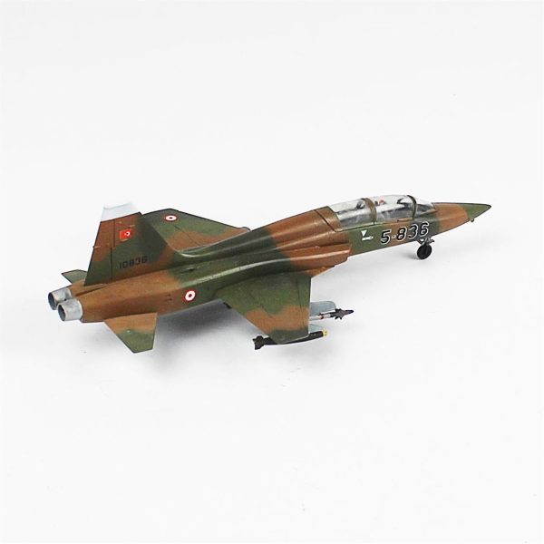 1/72 F-5B Freedom Fighter Hazır Uçak Maketi - Görsel 4