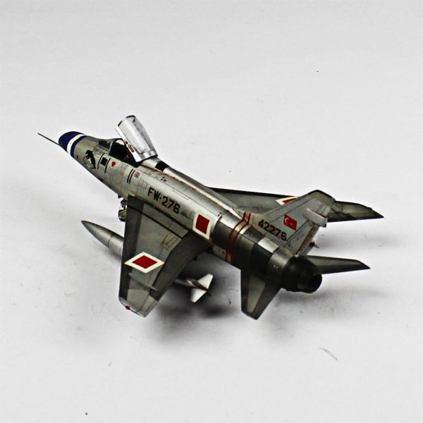 1/72 F-100D Super Sabre Hazır Uçak Maketi - Görsel 2