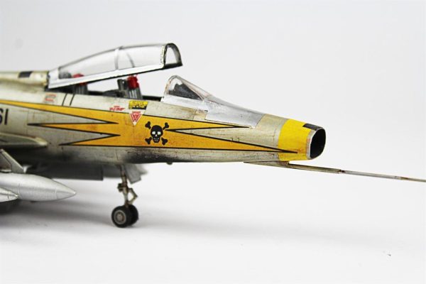 1/72 F-100F Super Sabre Hazır Uçak Maketi - Görsel 6