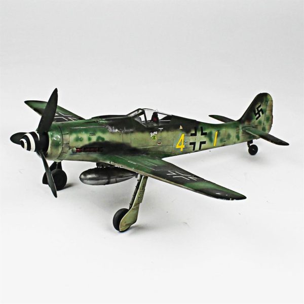 1/32 Focke-Wulf 190 D Hazır Uçak Maketi - Görsel 2