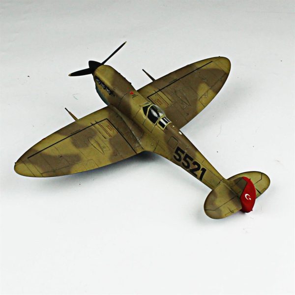 1/48 Spitfire Mk.V Hazır Uçak Maketi - Görsel 3