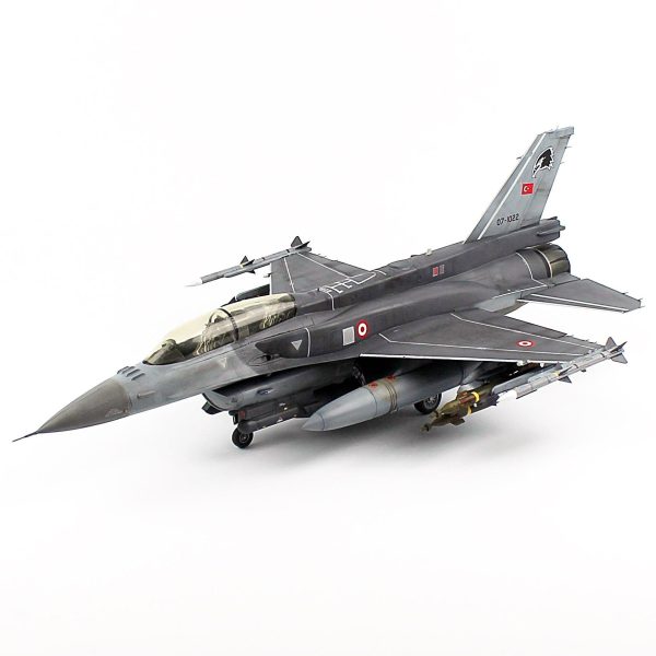 F-16D Savaşan ŞahinYarasa Filo Akrilik Camekanlı Hazır Uçak Modeli - Görsel 3