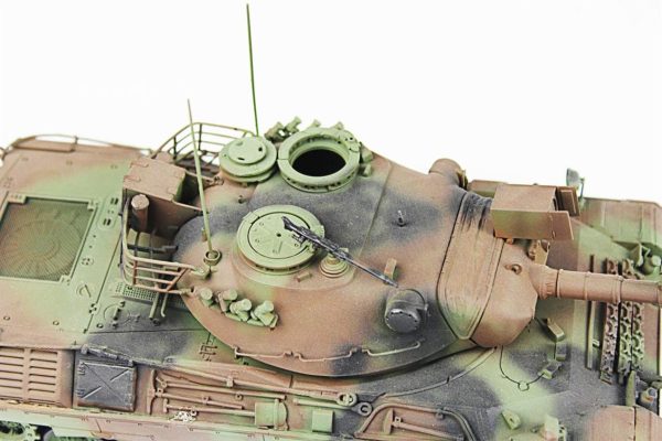 1/35 Leopard 1A2 Italeri Hazır Tank Maketi - Görsel 8