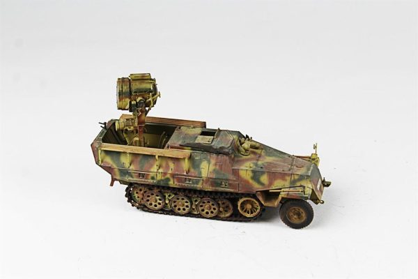1/35 Sdkfz 251/20 UHU AFV Club Hazır Tank Maketi - Görsel 6