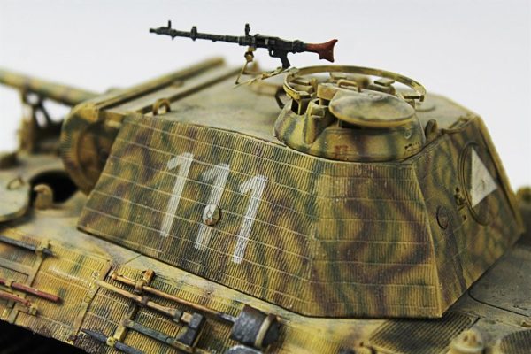 1/35 Zimmeritli Panther Italeri Hazır Tank Maketi - Görsel 7