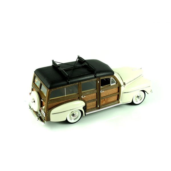 1/18 1948 Ford Woody Cream Diecast Araba, Road Signature 20028 - Görsel 2