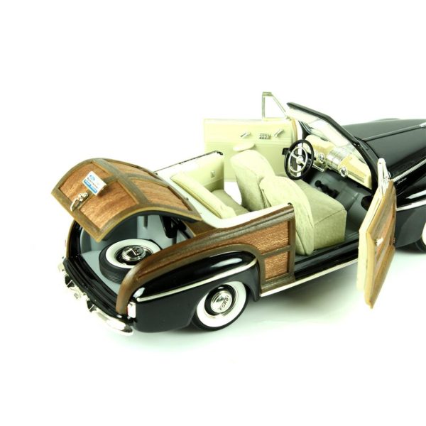 1/18 1946 Ford Sportsman (Wood Frame) Black Diecast Araba, Road Signature 20048 - Görsel 4