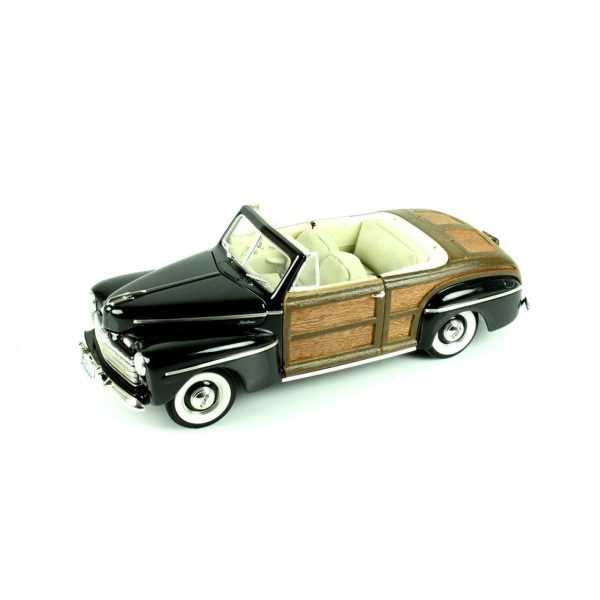 1/18 1946 Ford Sportsman (Wood Frame) Black Diecast Araba, Road Signature 20048