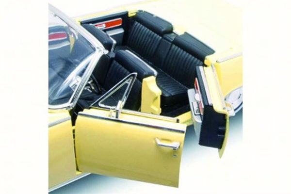 1/18 1961 Lincoln Continantal Yellow Diecast Araba, Road Signature 20088 - Görsel 3