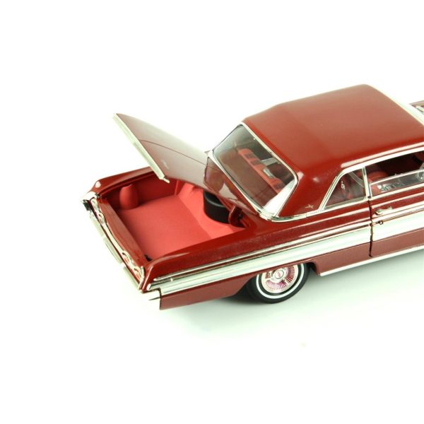 1/18 1962 Oldsmobile Starfire Carnet Diecast Araba, Road Signature 20208 - Görsel 4