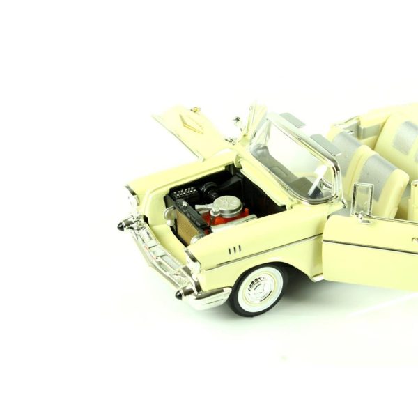 1/18 1957 Chevrolet Belair Cream Diecast Araba, Road Signature 92108 - Görsel 3