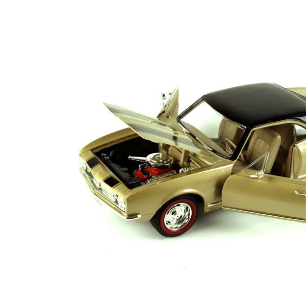 1/18 1967 Chevrolet Camaro Z 28 Altın Diecast Araba, Road Signature 92188 - Görsel 3