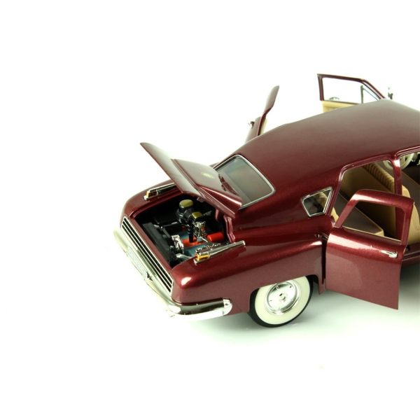 1/18 1948 Tucket TorpedoBurgundy Diecast Araba, Road Signature 92268 - Görsel 4