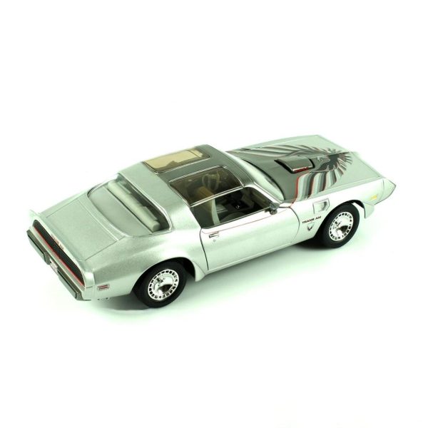 1/18 1979 Pontiac Firebird Transam Gümüş Diecast Araba, Road Signature 92378 - Görsel 2