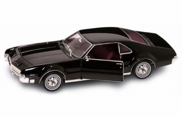 1/18 1966 Oldsmobile Toronado Black Diecast Araba, Road Signature 92718