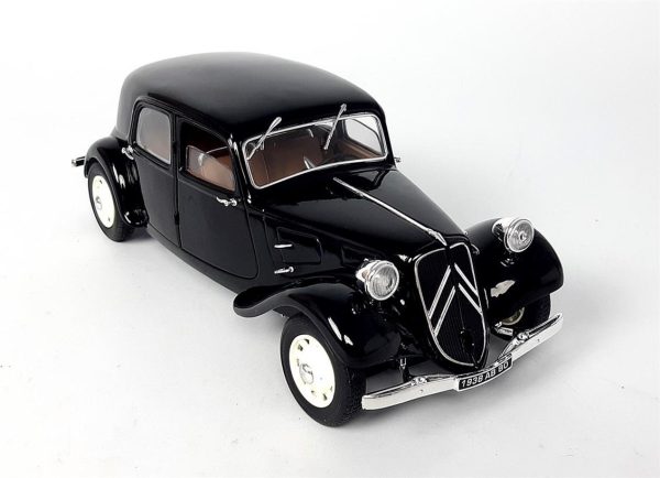 1/18 1937 Citroën Traction 11CV Siyah Diecast Araba, Solido 1800903 - Görsel 2
