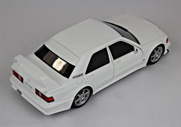 1/18 1990 Mercedes Benz 190E Evo2 Beyaz Diecast Araba, Solido 1801007 - Görsel 4