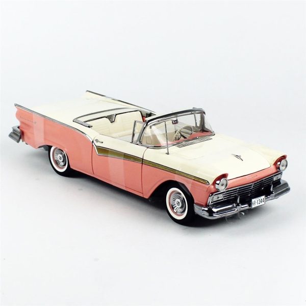1/18 1957 Ford Fairlane 500 Skyliner Mercan/Beyaz Diecast Araba, Sunstar 1344