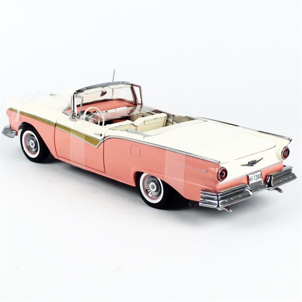 1/18 1957 Ford Fairlane 500 Skyliner Mercan/Beyaz Diecast Araba, Sunstar 1344 - Görsel 3