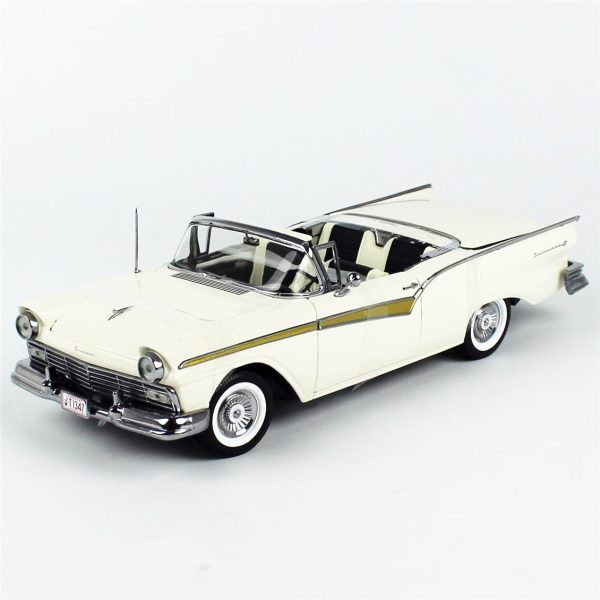 1/18 1957 Ford Fairlane 500 Skyliner Beyaz Diecast Araba, Sunstar 1346 - Görsel 2